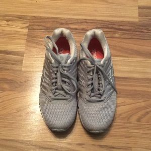 ASICS womens 8.5 running shoes silver